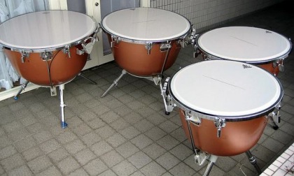 ☆YAMAHAハンドル式ティンパニ4台セット(32”29”26”23”): 音楽 ☆YAMAHAハンドル式ティンパニ4台セット(32”29”26”23”): 音楽